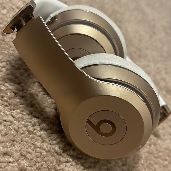 Beats barely been used